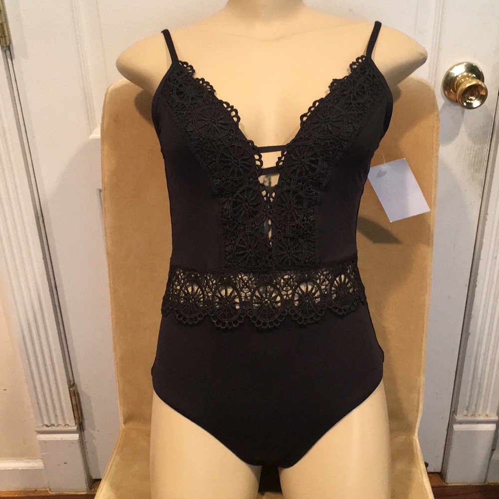Host Pick! Brand New Becca Swimsuit